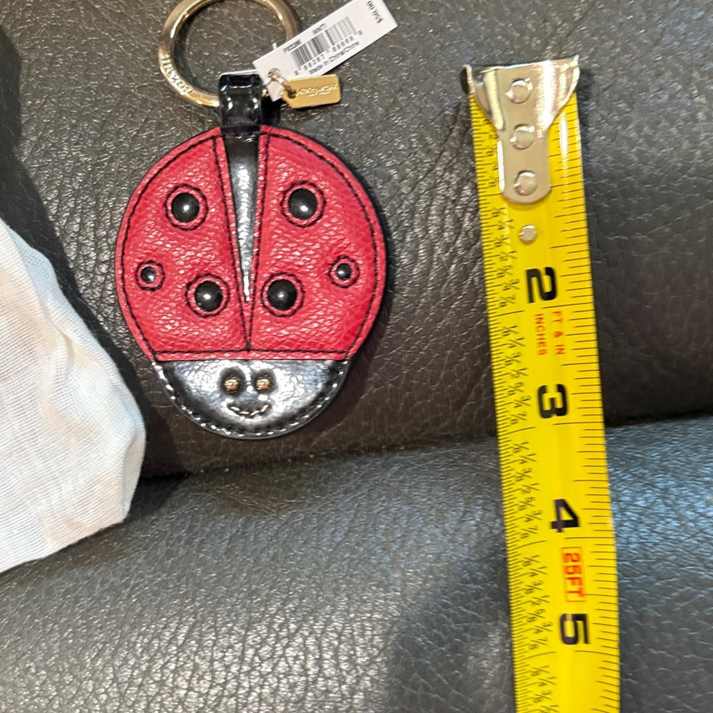 Coach lady bug key chain with duster bag - Picture 8 of 9